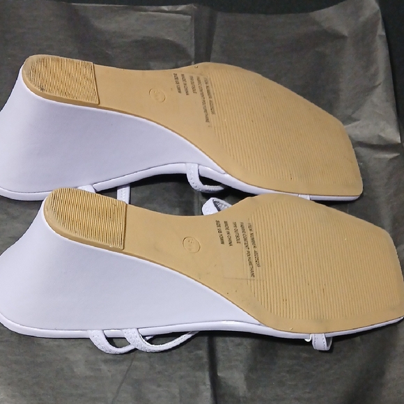 Torrid Light Purple Strappy Wedges - Picture 4 of 8